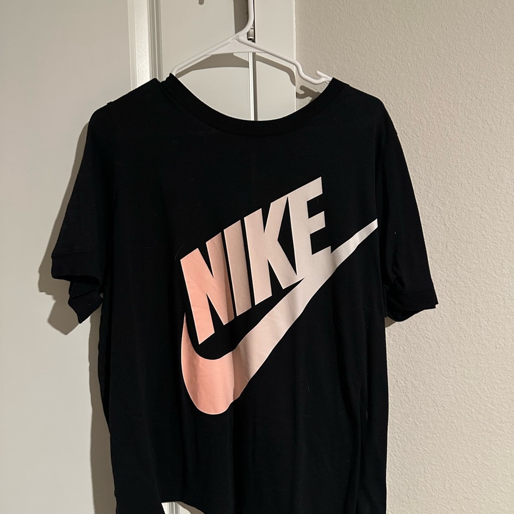 Women’s Nike Graphic T-shirt